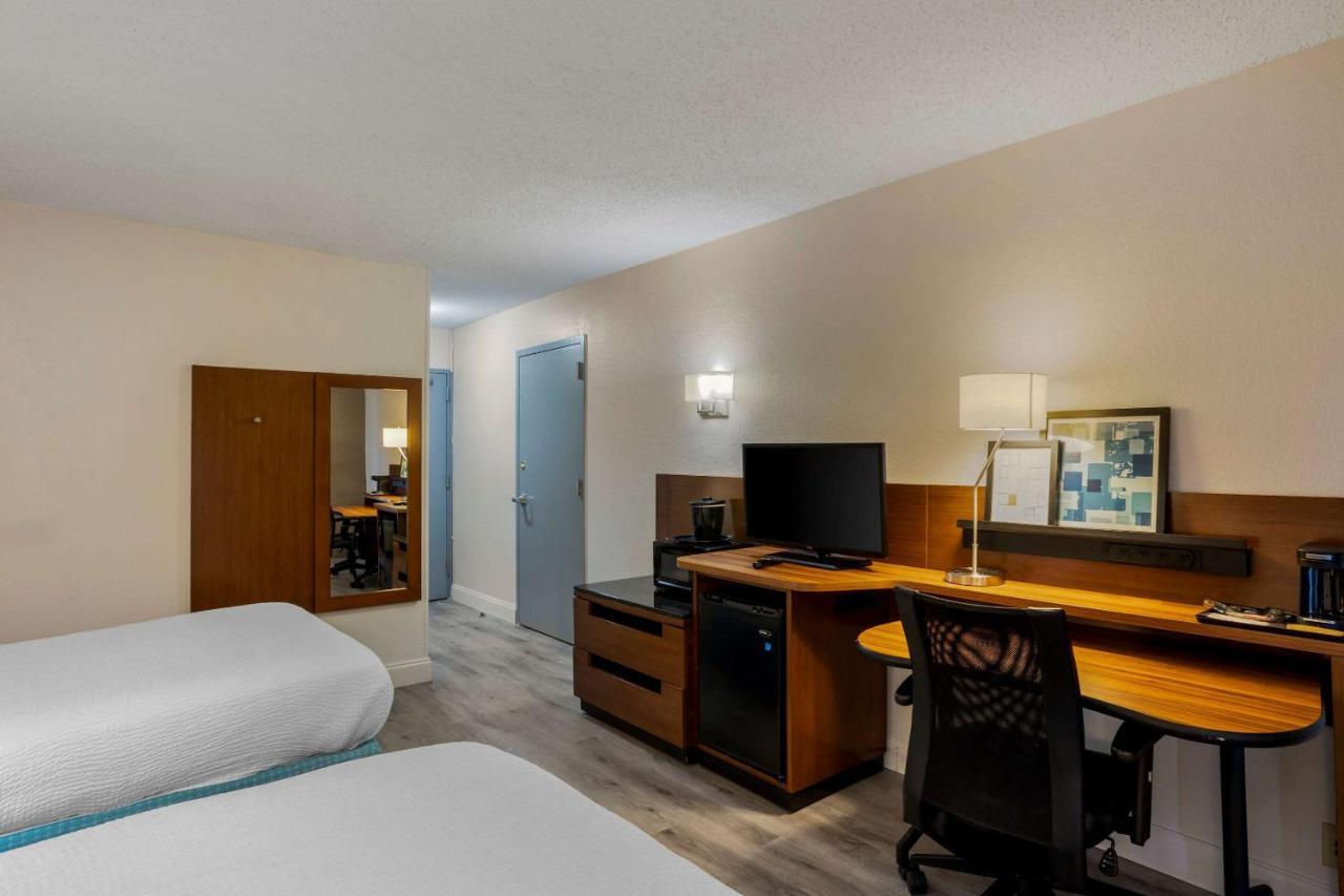 Comfort & Mt Laurel-philadelphia Hotel 3*